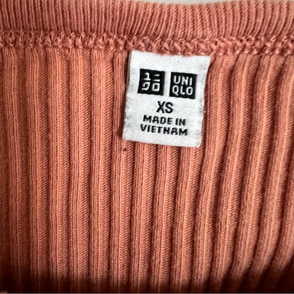 UNIQLO Ribbed Cropped Tee - Picture 4 of 4